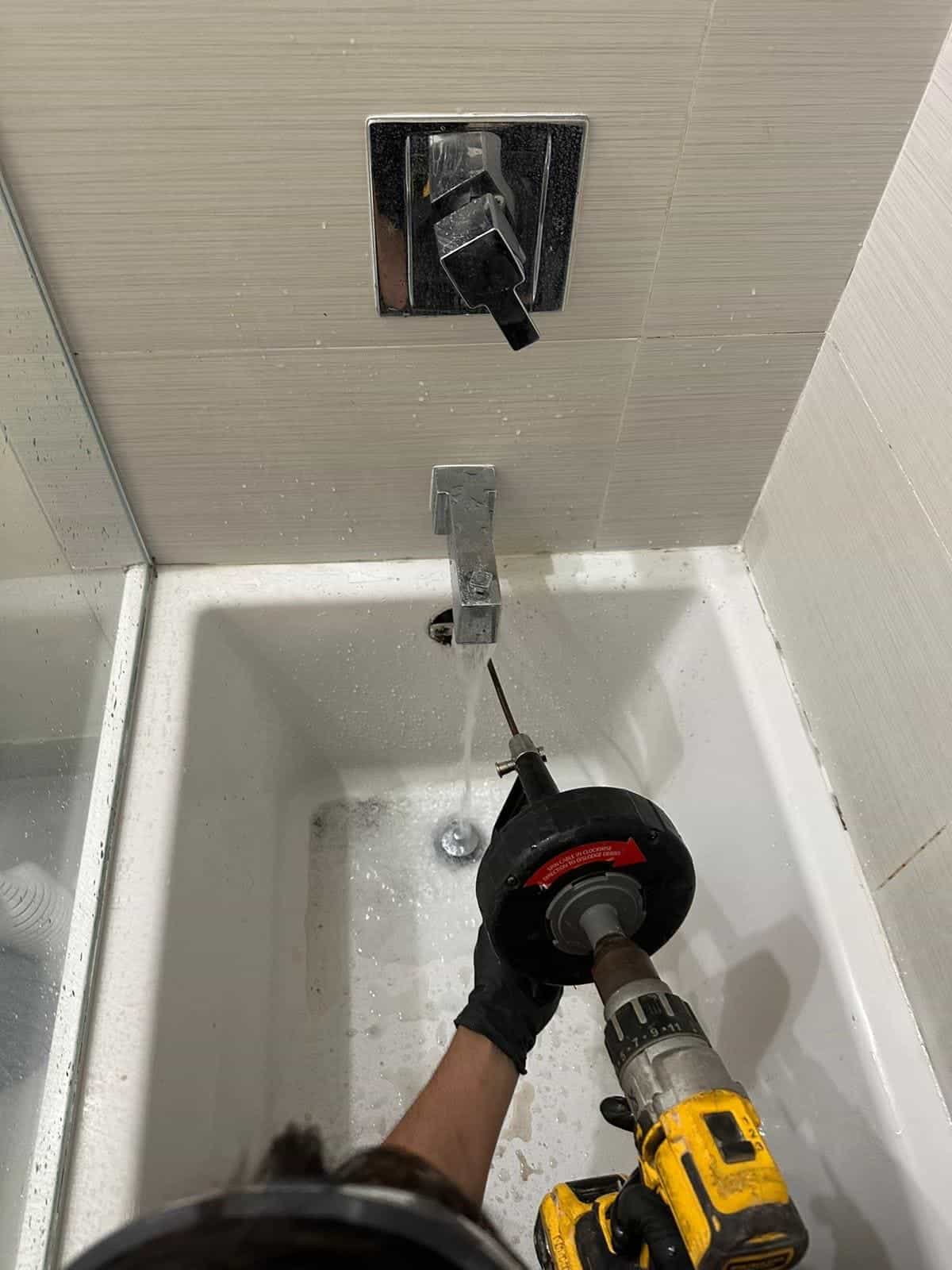 Before and after of a Drain cleaning by a plumber in Sweetwater