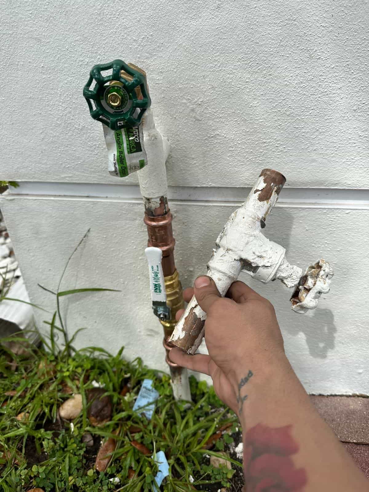 Before and after of a Main valve replacement by a plumber in Sweetwater